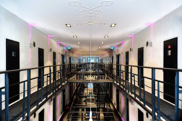 ▲荷蘭監獄改造的精品旅館。（圖／Het Arresthuis粉絲頁）