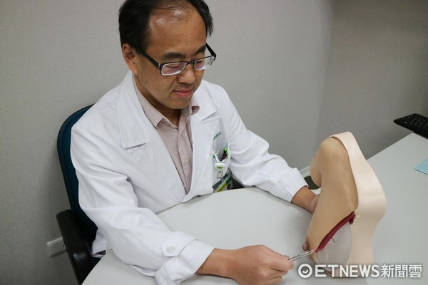 ▲國泰綜合醫院整形外科蒲啟明主任。（圖／記者嚴云岑攝）