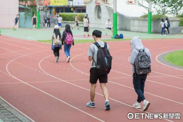 ▲▼校園生活,大學教育,男女高中生,下課（圖／記者林世文攝）