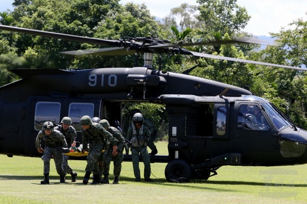 特戰部隊山隘行軍陸空聯訓　UH-60M首次參與