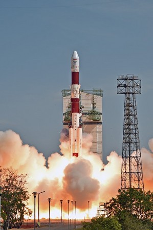 ▲印度成功發射PSLV-C38，將15個國家的31顆衛星送上太空。（圖／翻攝自ISRO官網）