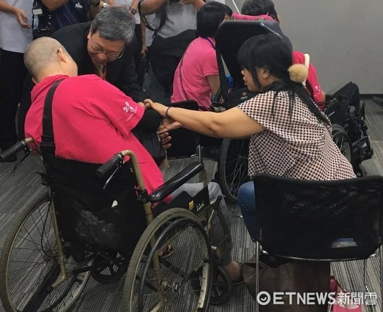 ▲「漸凍人就像台灣的光與眼」　陳建仁致詞感性憶病父。（圖／記者嚴云岑攝）