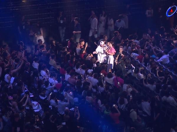 第28屆流行音樂金曲獎頒獎典禮串場Lulu和阿達。（圖／翻攝自YouTube）