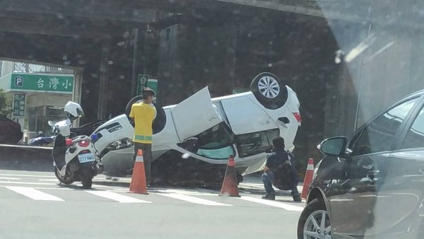 台中環中路、福科路車禍事故。（圖／翻攝自爆料公社）