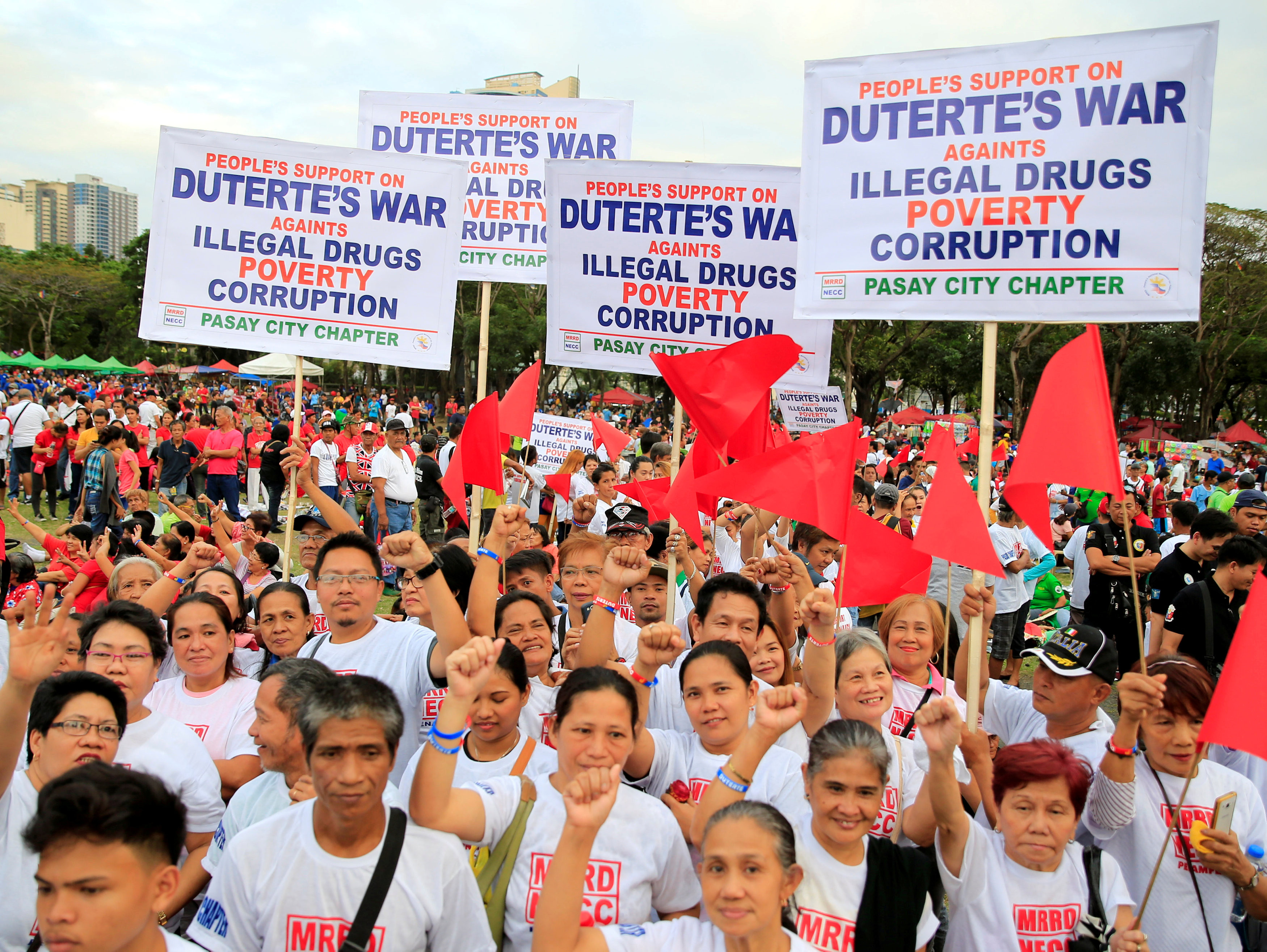 ▲菲律賓總統杜特蒂（Rodrigo Duterte）「掃毒」。（圖／路透社）