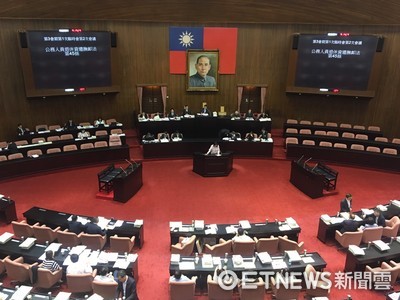 軍公教調薪　法制化方能留才
