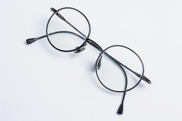 SEEGER眼鏡，約NT$12,000。