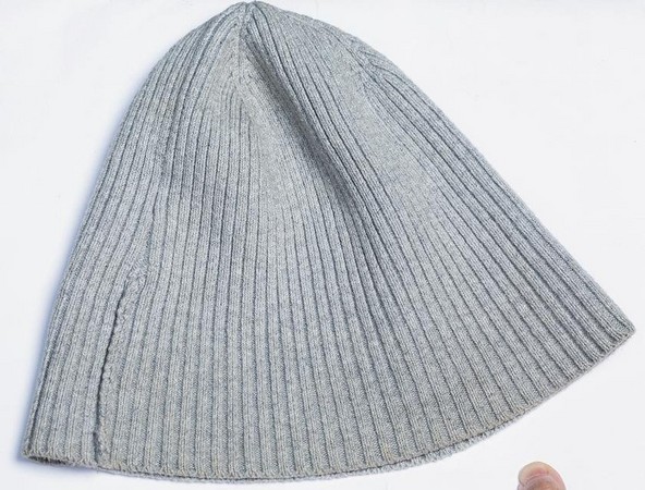 H&M毛線帽，約NT$800。