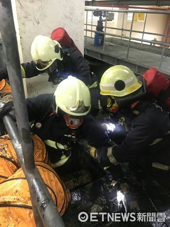 燿華電子宜蘭廠5工人落化學池，4人死亡、1人插管。（圖／宜蘭消防局提供）