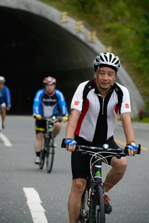 王啟富曾來台環島3次，其中1次還是騎單車環島。