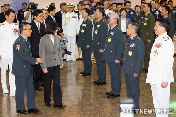 ▲▼國軍106年下半年將官晉任典禮,蔡英文。（圖／記者季相儒攝）