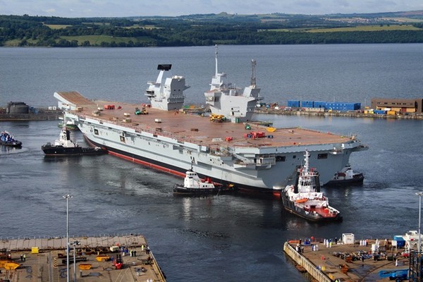 ▲▼伊麗莎白女王號」（HMS Queen Elizabeth）26日駛出蘇格蘭東部羅賽斯（Rosyth）造船廠，進入北海展開處女航。（圖／英國皇家海軍官網）