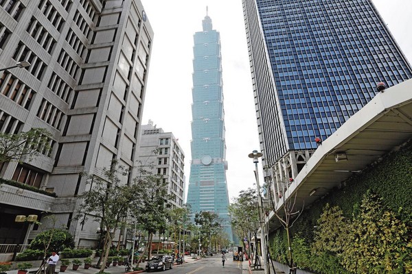 台北101曾是世界最高大樓，竹子造型也是出自李祖原設計之手。