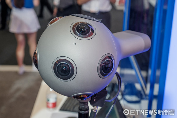 Nokia OZO VR 相機動手玩。（圖／記者莊友直攝）