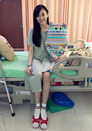 ▲林逸欣慶祝複診順利，「就來輪椅兜風一下吧」！（圖／翻攝自林逸欣臉書）