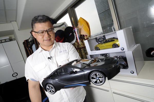 雖然坐擁千萬身價，但謝晨彥的嗜好也僅止於收藏玩具車模型。