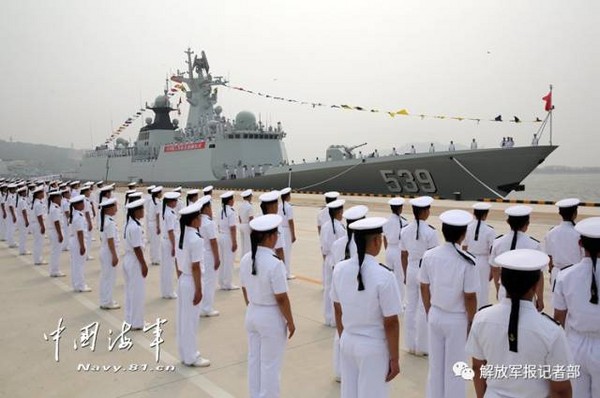 第25艘054A型導彈護衛艦「蕪湖艦」正式入列北海艦隊。（圖／翻攝自解放軍報微信）