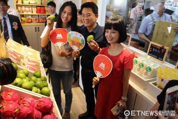 東元美食集團摩斯漢堡，台東新生店熱鬧開幕，縣長黃健庭等貴賓前往恭賀。（圖／台東縣政府提供）