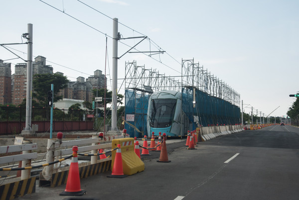 ▲▼淡海輕軌,輕軌車廂,列車,輕軌運輸系統,軌道,淡海新市鎮,新市鎮計畫,新北市,淡水。（圖／記者季相儒攝）