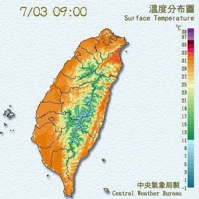 颱風東方海面過，午後留意大雷雨。（圖／記者黃克翔攝）