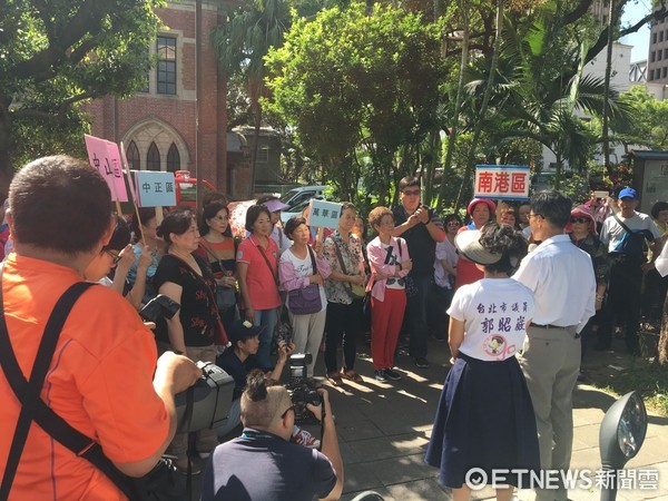 ▲▼ 民眾抗議前瞻   。（圖／記者楊佳穎攝）