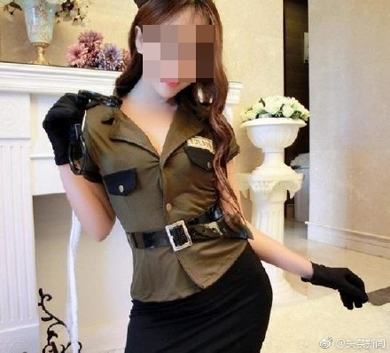 ▲▼中國網路上流傳一篇新聞指出，南韓女警PO性感照被處分，結果被網友踢爆這「女警」是淘寶情趣裝的模特兒。（圖／翻攝自《頭條新聞》微博）