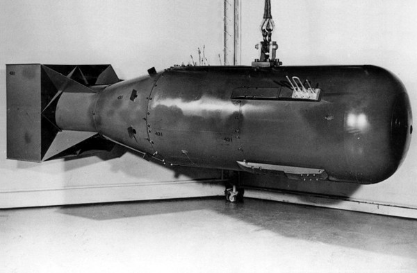 ▲美軍丟在廣島的「小男孩」原子彈。（圖／翻攝自維基百科）