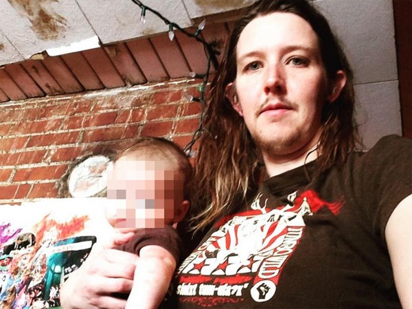 ▲多蒂說,他希望等到孩子有自主意識之後,再自己決定想做什麼樣的人。(圖/翻攝自Kori Doty臉書)