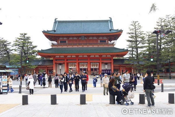 ▲▼京都平安神宮櫻花，日本賞櫻。（圖／記者蔡玟君攝）