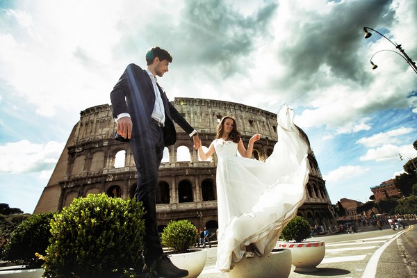 ▲Ti amo，我愛你！義大利拍婚紗，就是想夢幻一次～。（圖／巨匠旅遊、shutterstock.com）