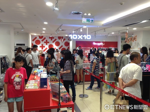 ▲南韓設計雜貨10X10台灣首間店漢神巨蛋開幕。（圖／記者蔡惠如攝）
