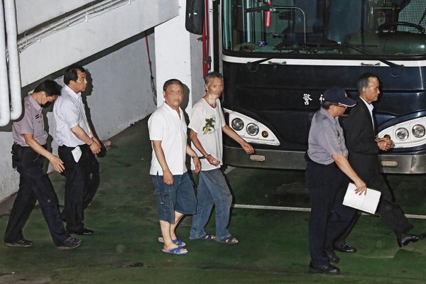 歷經60小時偵審，趙藤雄與周勝考均被裁定羈押禁見。