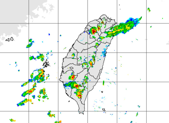 ▲午後對流發展旺盛，北北基17縣市大雨特報。（圖／中央氣象局）