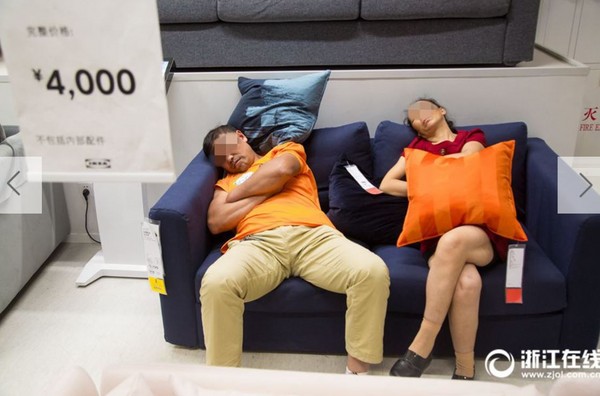 ▲▼江蘇省杭州市的IKEA店內成避暑勝地，有滿滿的「蹭涼族」。（圖／翻攝自《浙江在線）
