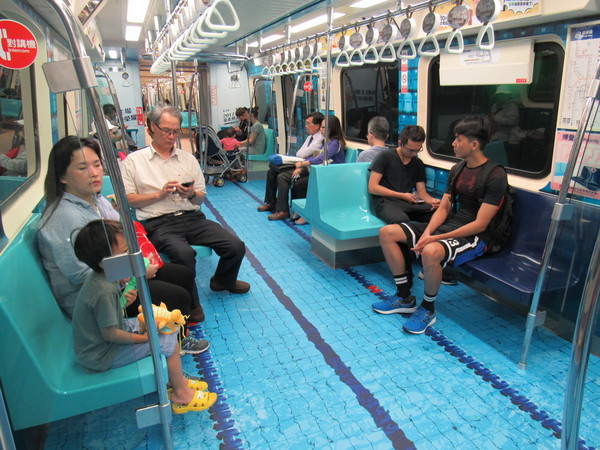 ▲世大運捷運彩繪列車          。（圖／北市府觀傳局）