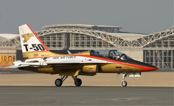 ▲T-50金鷹式高級教練機是韓國和美國合作的一款超音速高級教練機，泰國11日同意以88億泰銖（約新台幣79億元）向南韓軍方採購8架此機。（圖／翻攝自維基百科）