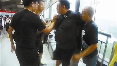 ▲▼北京警方發出「打狼行動」，半個月就抓了20多名癡爛。（圖／翻攝北京青年報微博）