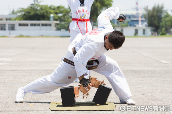 ▲▼海軍左營營區開放全兵力預演,莒拳隊操演。（圖／記者季相儒攝）