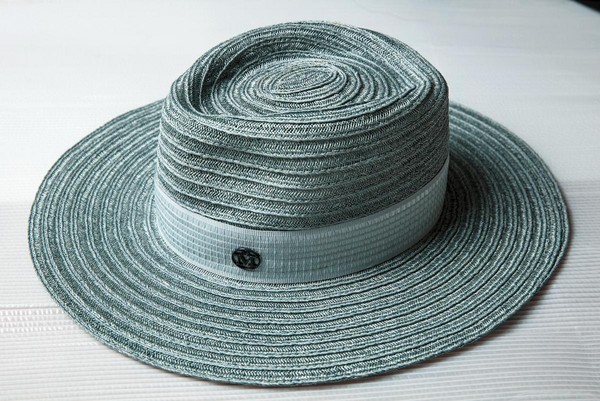 Maison Michel帽子。約NT$28,000