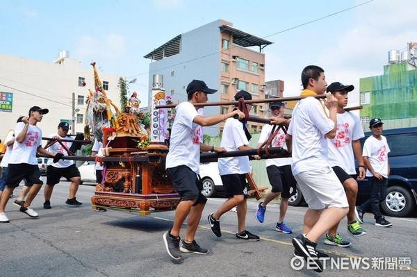 ▲桃園市大溪區「一心社」慶創社20周年，舉辦遶境祈福為關聖帝君暖壽。（圖／廖帝權提供）