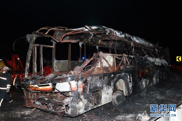 ▲厄瓜多火燒巴士　乘客14死30傷。(圖／新華社)