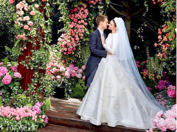 ▲米蘭達再婚嫁千億富豪　Dior定製婚紗靈感摩納哥王妃。（圖／翻攝自mirandakerr IG）