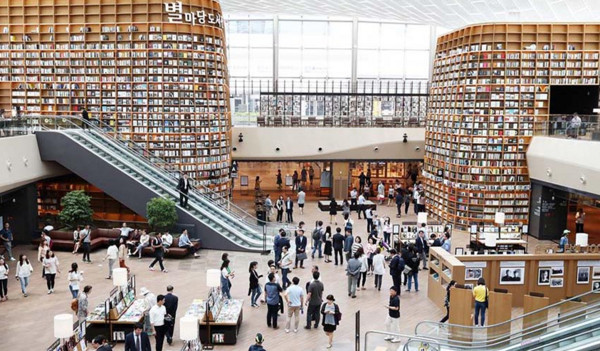 ▲COEX MALL中的STARFIELD LIBRARY空間。（圖／翻攝COEX MALL官方粉絲專頁）