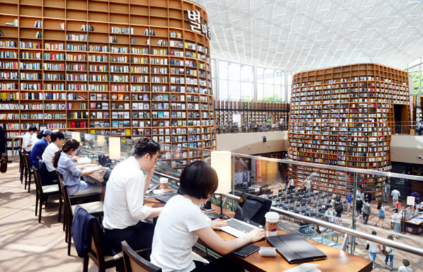 ▲COEX MALL中的STARFIELD LIBRARY空間。（圖／翻攝COEX MALL官方粉絲專頁）