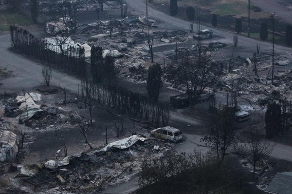 ▲▼ 加拿大野火不斷延燒。(圖/路透社)