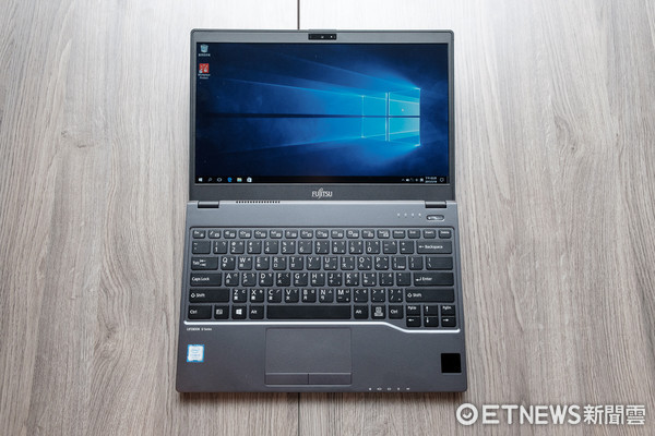 極致輕薄！僅重799g的富士通Lifebook U937筆電動手玩| ETtoday3C家電