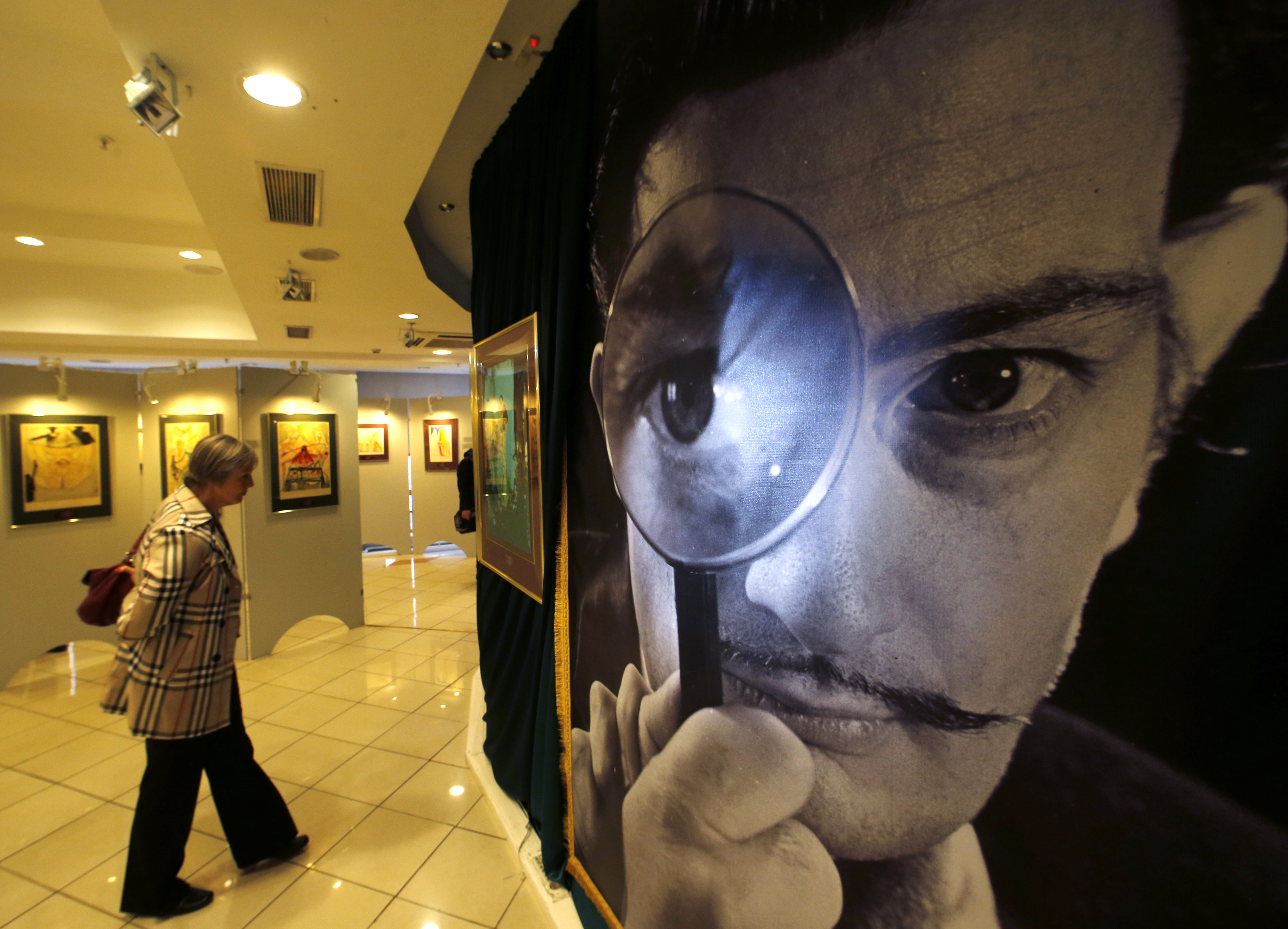 ▲西班牙超現實主義（Surréalisme）畫家達利（Salvador Dalí）展覽與墓穴。（圖／路透社）