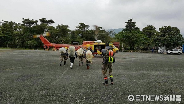 來自台北攀登南二子山失蹤的消防隊員李盈勳，至今仍無下落，空軍401聯隊搜救小組加入支援。（圖／401聯隊提供）