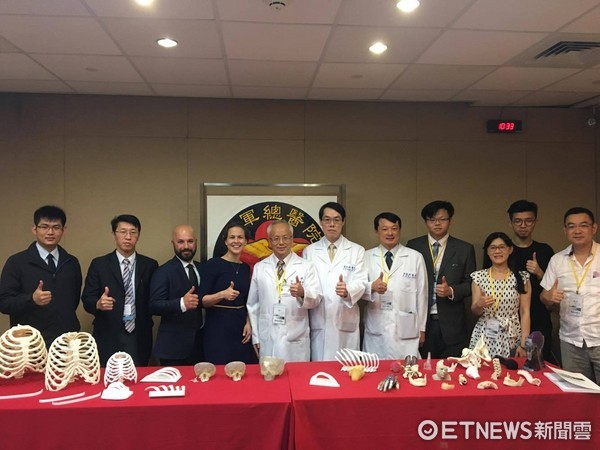 ▲三總3D列印漏斗。（圖／記者嚴云岑攝）