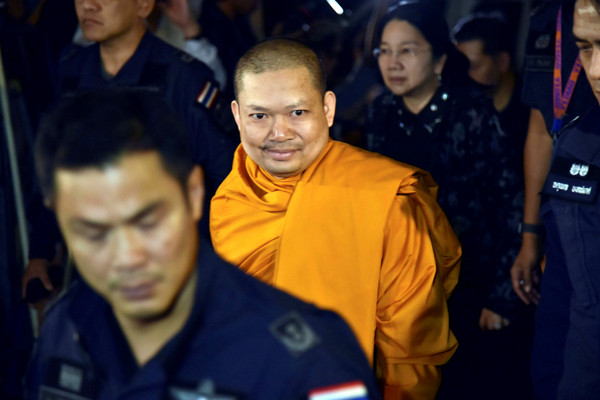 泰国知名僧人涉洗黑钱及性侵未成年少女 引渡